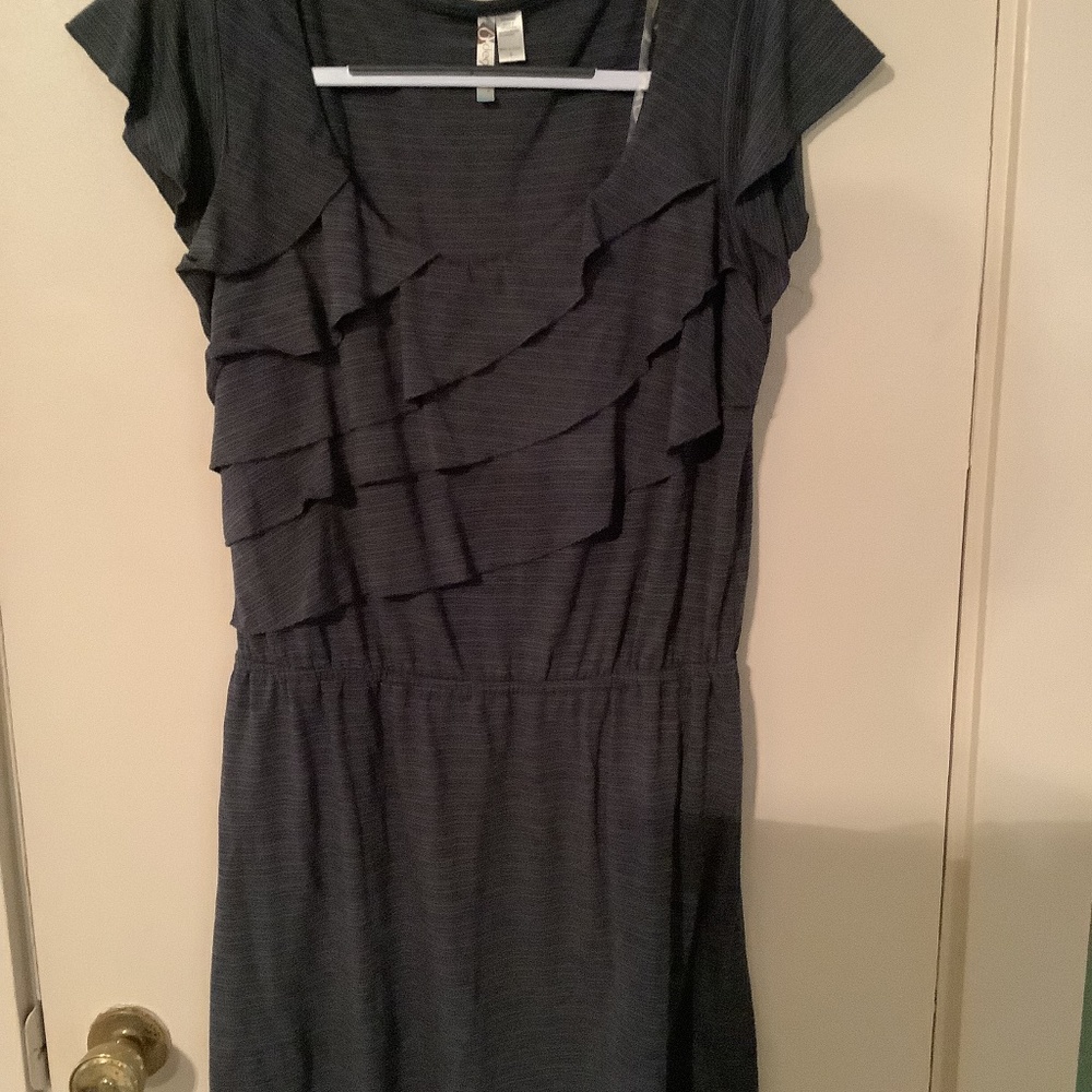 Cute grey dress top of knee size Lg